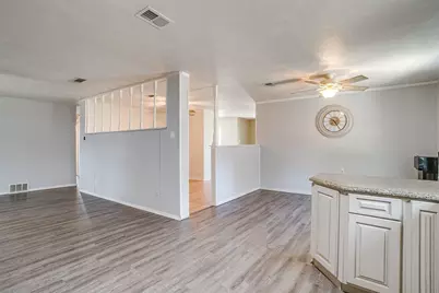 2617 Magnolia Drive, Irving, TX 75062 - Photo 11