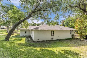 9730 Timberview Dr, Woodway, TX 76712 - Photo 3