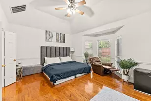 5231 Kathryn Dr, Grand Prairie, TX 75052 - Photo 9