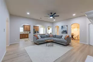913 Caudle Ln, Savannah, TX 76227 - Photo 9