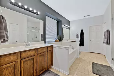 8124 Hickory Upland Drive, Fort Worth, TX 76131 - Photo 15