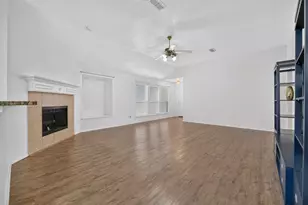 803 E Alexander Ln, Euless, TX 76040 - Photo 3