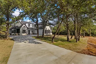 5609 Thousand Oaks Dr, Joshua, TX 76058 - Photo 1