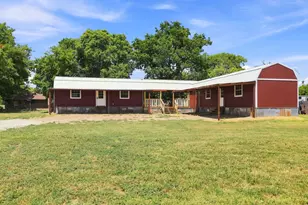 933 Scott, Honey Grove, TX 75446 - Photo 1