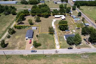 933 Scott, Honey Grove, TX 75446 - Photo 9