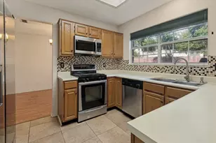 606 Berkley Dr, Grapevine, TX 76051 - Photo 9