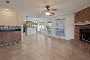606 Berkley Dr, Grapevine, TX 76051 - Photo 5