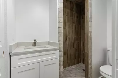 2029 Lynnhaven Road, Fort Worth, TX 76103 - Photo 11