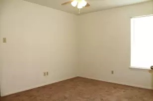 1424 Walters Dr, Granbury, TX 76048 - Photo 5