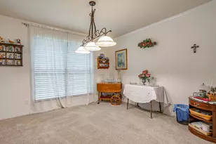 725 Snapper Dr, Burleson, TX 76028 - Photo 13