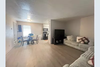 1108 N Elm Street #6, Denton, TX 76201 - Photo 3