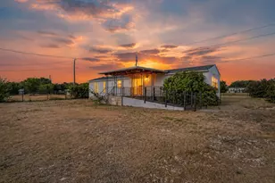 3205 Oak Hill Dr, Granbury, TX 76048 - Photo 1