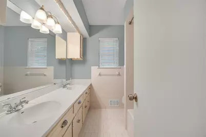 9322 Hunters Creek Drive, Dallas, TX 75243 - Photo 31