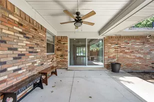 9322 Hunters Creek Dr, Dallas, TX 75243 - Photo 17