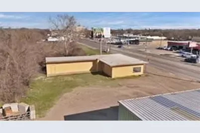 1123 N Main Street, Cleburne, TX 76033 - Photo 5