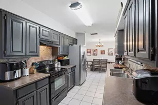 4041 Country Meadows Cir, Granbury, TX 76049 - Photo 5