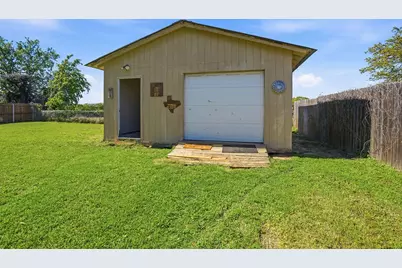 4041 Country Meadows Circle, Granbury, TX 76049 - Photo 19