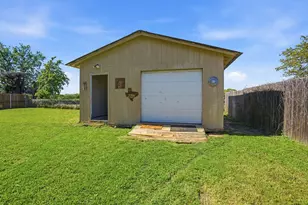 4041 Country Meadows Cir, Granbury, TX 76049 - Photo 19