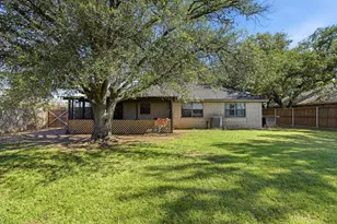 4041 Country Meadows Cir, Granbury, TX 76049 - Photo 21