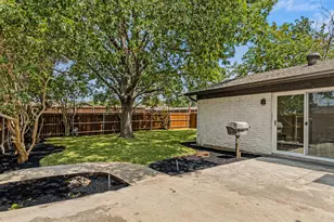 3745 Blue Trace Ln, Farmers Branch, TX 75244 - Photo 19