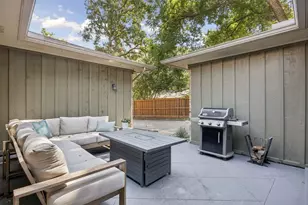 9812 Ravensway Dr, Dallas, TX 75238 - Photo 27