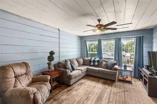 209 Pecan St, Roxton, TX 75477 - Photo 17
