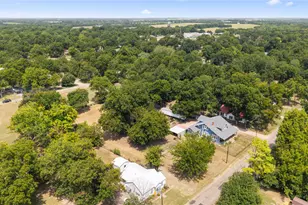 209 Pecan St, Roxton, TX 75477 - Photo 21
