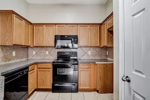 824 Walnut St, Burleson, TX 76028 - Photo 7