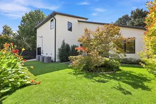 6939 Southridge Dr, Dallas, TX 75214 - Photo 35