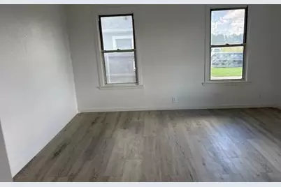 2734 Burchill Road, Fort Worth, TX 76105 - Photo 5