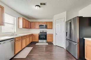 3016 Cesareo Dr, Grand Prairie, TX 75052 - Photo 9