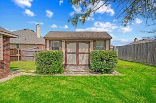 102 Briarstone Dr, Alvarado, TX 76009 - Photo 29
