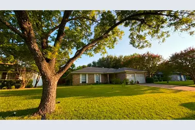 1824 Briar Run, Benbrook, TX 76126 - Photo 3