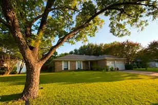 1824 Briar Run, Benbrook, TX 76126 - Photo 3