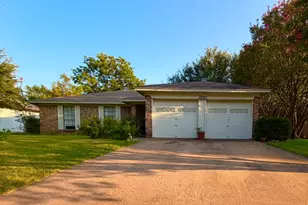 1824 Briar Run, Benbrook, TX 76126 - Photo 1