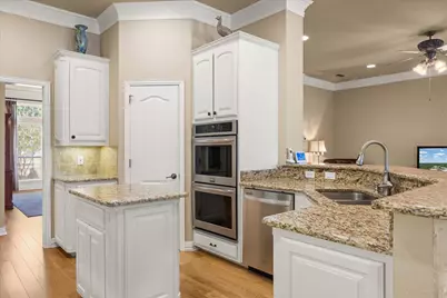 2101 W Emerald Bend Court, Granbury, TX 76049 - Photo 17