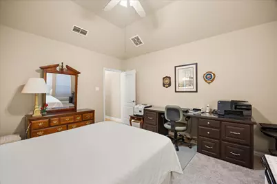 2101 W Emerald Bend Court, Granbury, TX 76049 - Photo 13