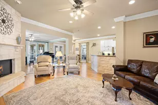 2101 W Emerald Bend Ct, Granbury, TX 76049 - Photo 5