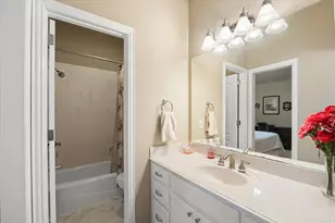 2101 W Emerald Bend Ct, Granbury, TX 76049 - Photo 11