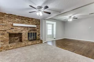 512 Bluebonnet Dr, Hurst, TX 76053 - Photo 3