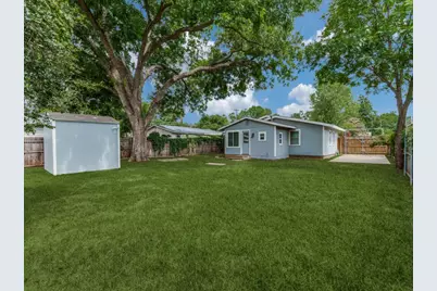 512 Bluebonnet Drive, Hurst, TX 76053 - Photo 11