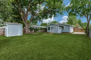 512 Bluebonnet Dr, Hurst, TX 76053 - Photo 11