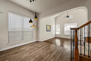 8732 Laurel Canyon Rd, Irving, TX 75063 - Photo 9