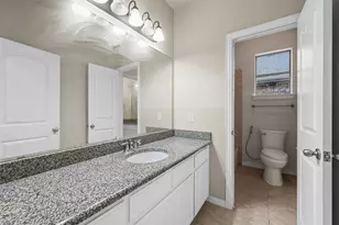 8732 Laurel Canyon Rd, Irving, TX 75063 - Photo 23