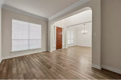 8732 Laurel Canyon Road, Irving, TX 75063 - Photo 3