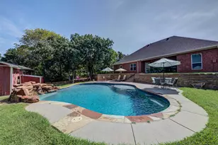 814 Haynie Dr, Runaway Bay, TX 76426 - Photo 29