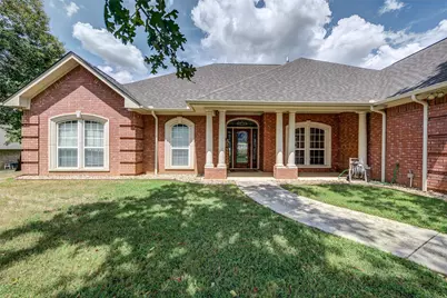 814 Haynie Drive, Runaway Bay, TX 76426 - Photo 3