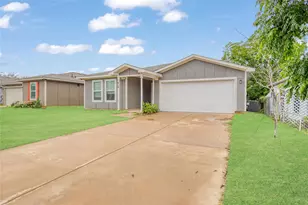 419 E Hull St, Denison, TX 75021 - Photo 3
