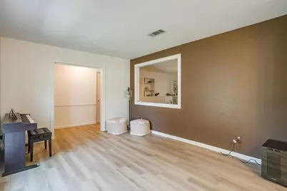 441 W Pleasantview Drive, Hurst, TX 76054 - Photo 7