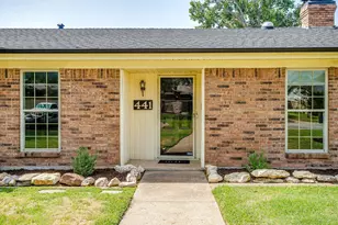 441 W Pleasantview Dr, Hurst, TX 76054 - Photo 3